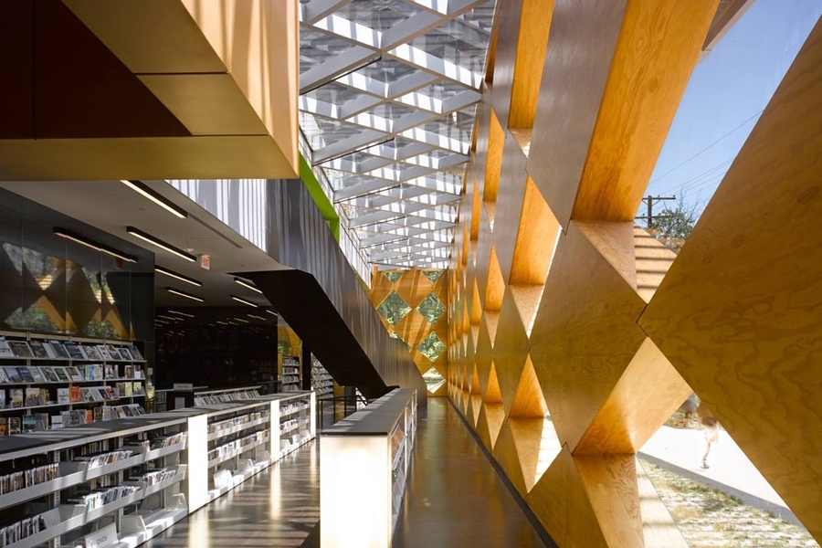 uni_gallery/6a6e99e2-1eef-421c-8f05-63575938bae2.jpg