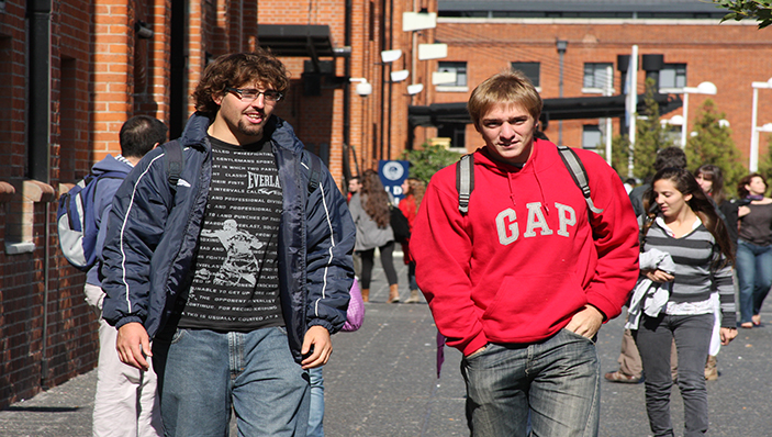 uni_gallery/8a0cf9d6-d088-4cb0-a079-4b755305f16a.jpg
